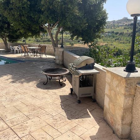 Beautiful Home Paphos Bagian luar foto