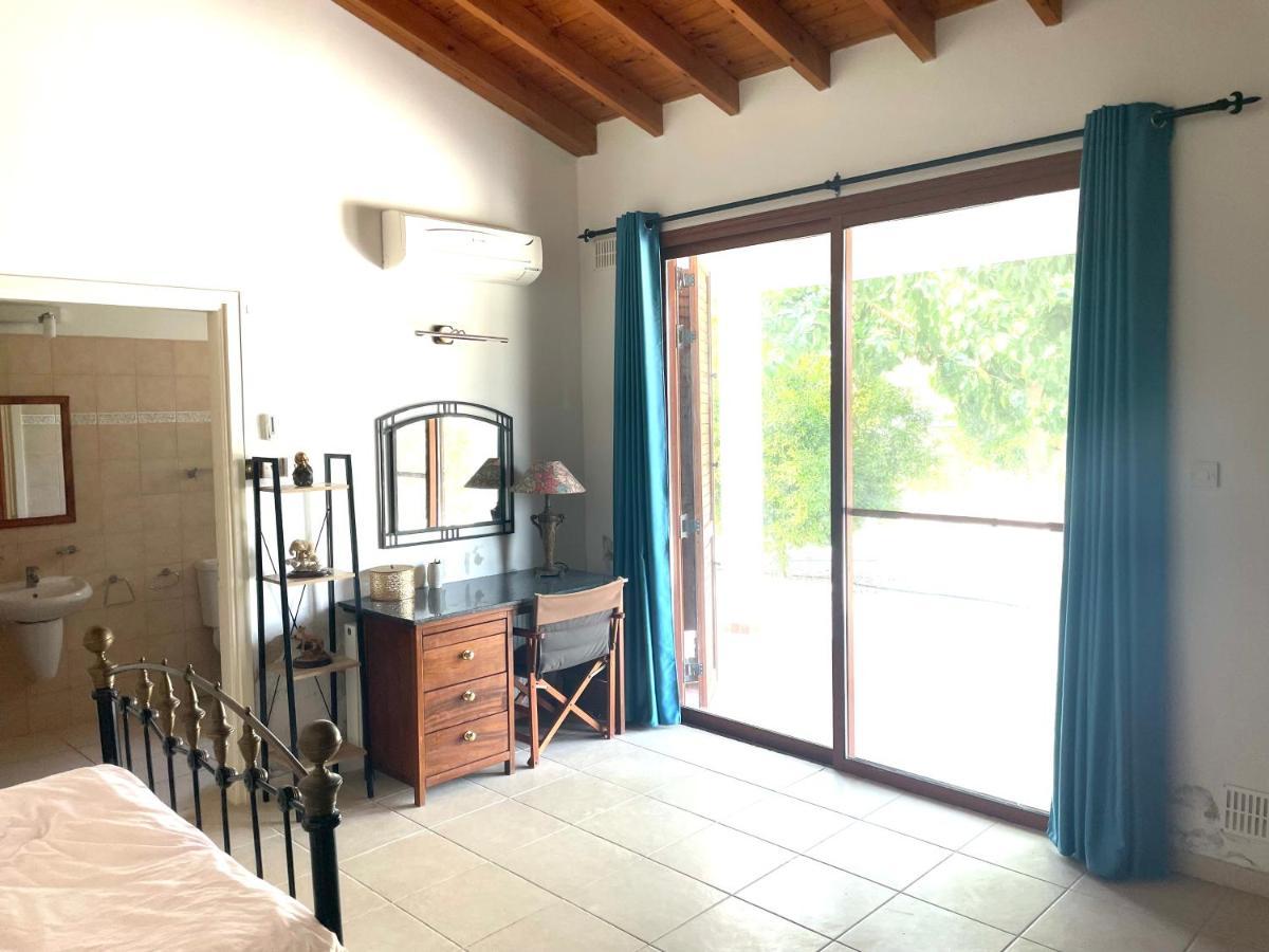 Beautiful Home Paphos Bagian luar foto