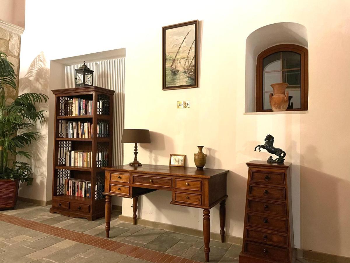 Beautiful Home Paphos Bagian luar foto